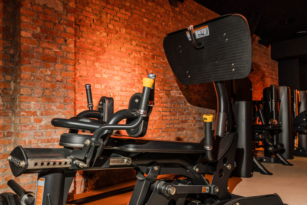 Hoist leg press
